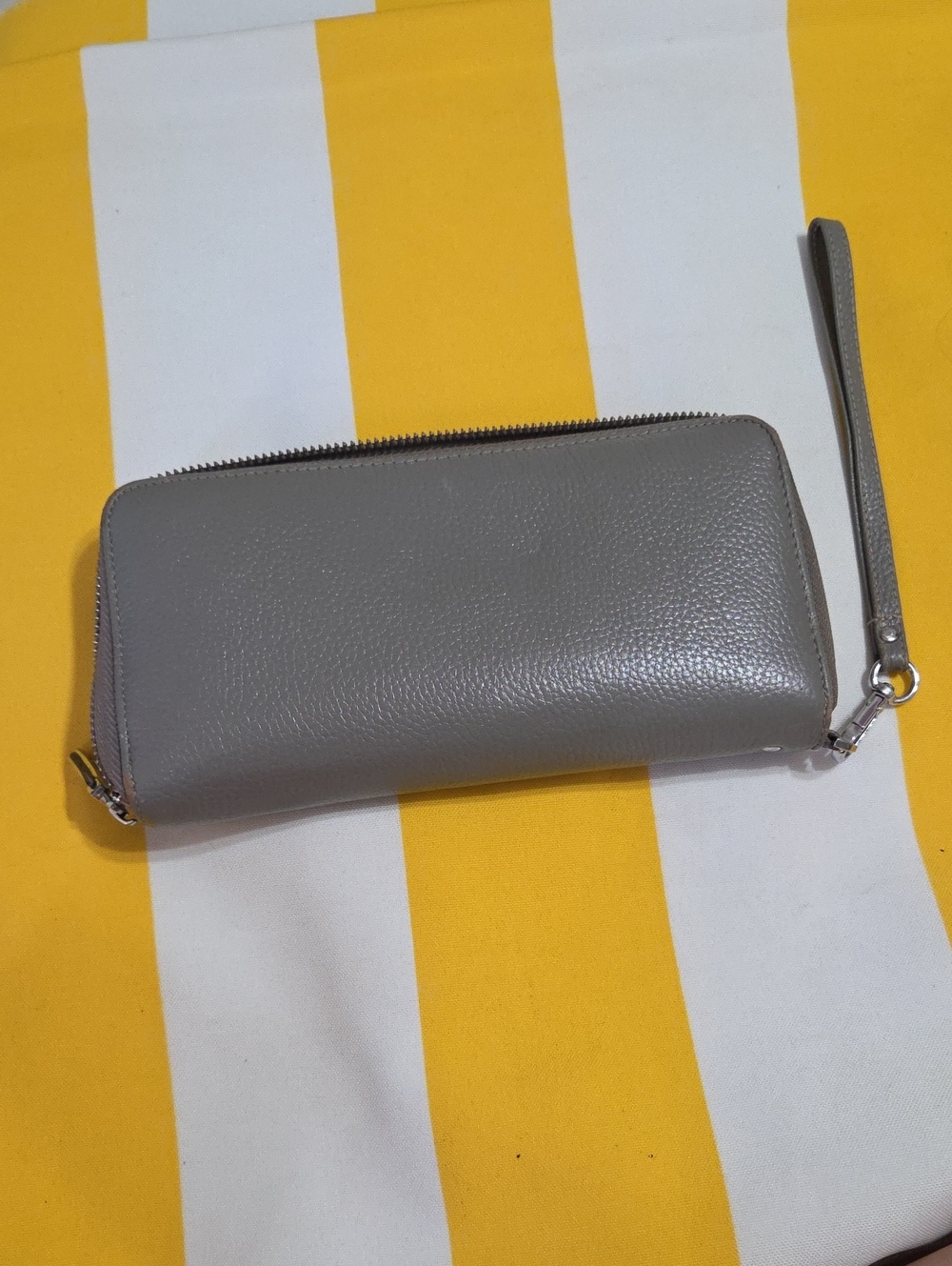 Dante Rfid Pebbled Leather Wristlet Clutch in Gray